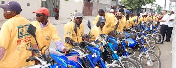  Taxi-moto: Une nécessité encombrante?
