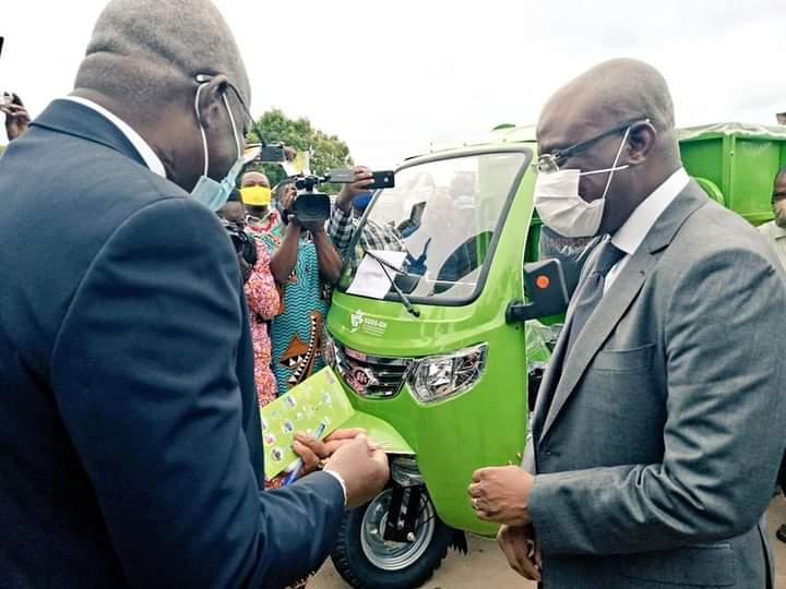  Pré-collecte des déchets solides ménagers dans le Grand Nokoué:Le gouvernement béninois appuie 69 PME de 550 tricycles