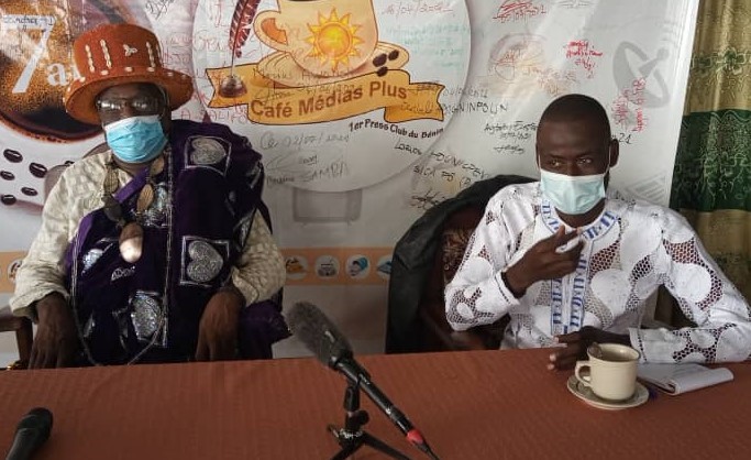  Invité sur Café Média Plus : Son Éminence Daagbo Hounon Tomadjlehoukpon II Houwamenou expose la vision de l’OSA