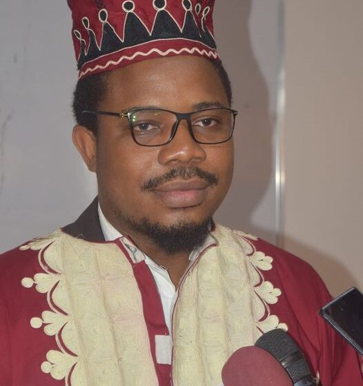  Science de l’information et communication : Victor Kalu décroche son parchemin de Docteur