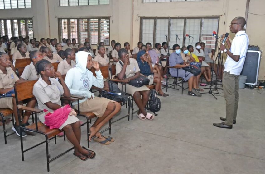  Sensibilisation sur les cancers de sein, de l’utérus et le Vih: La JCI Cotonou Espoir au contact des filles du Collège catholique CSS