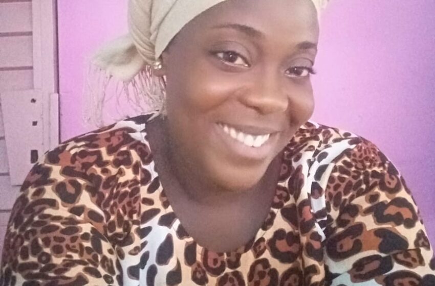  Naomi Adammado «Le mal de dos du fait des règles est désagréable»