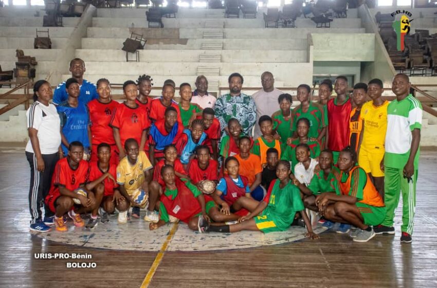  Préparatifs de l&rsquo;IHF Trophy de la zone 3: Le président Sidikou dope le moral aux amazones