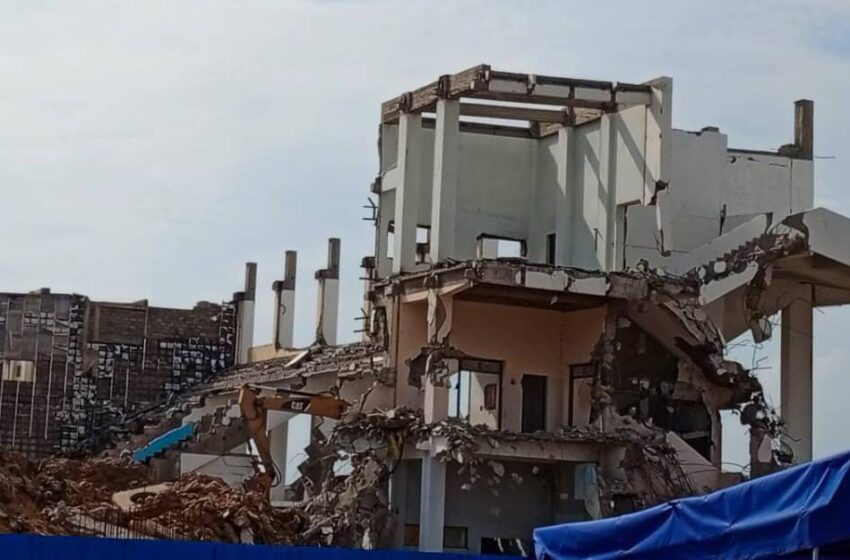  Inexistence d&rsquo;infrastructures couvertes pour les sports de main: L&rsquo;échec de la Rupture 