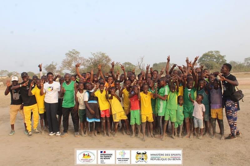  Grandir avec le rugby-Derana: Un projet sportif et social innovant au Bénin