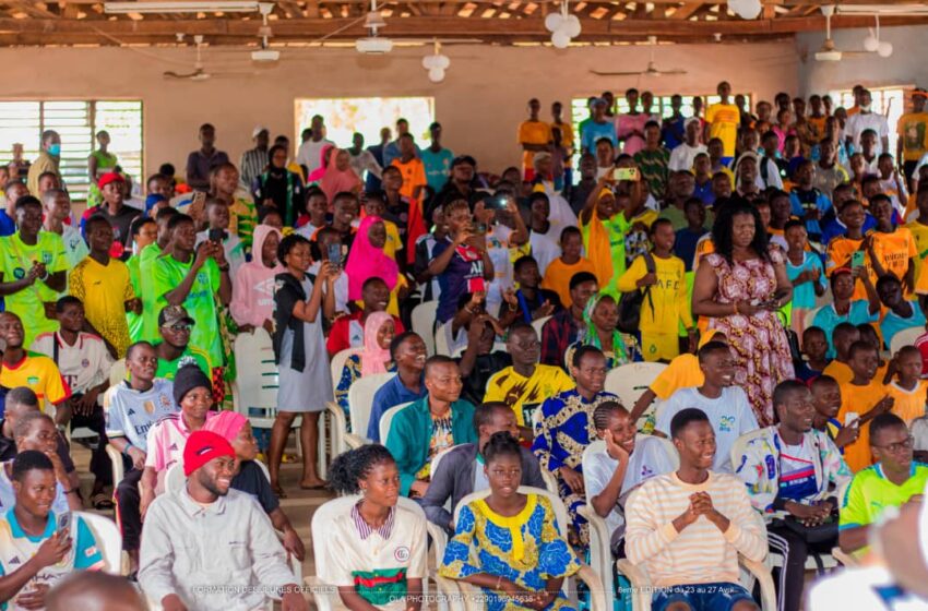  8 ans de succès pour le projet « Jeunes Officiels » : Kétou lance l’édition 2025