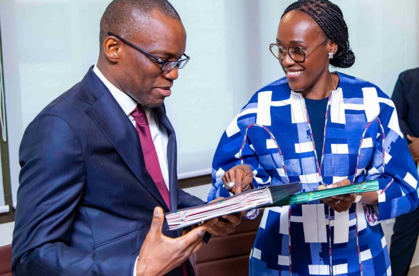  Transition républicaine au pôle économique : Olushegun Adjadi Bakari prend les rênes du super-ministère de la transformation structurelle
